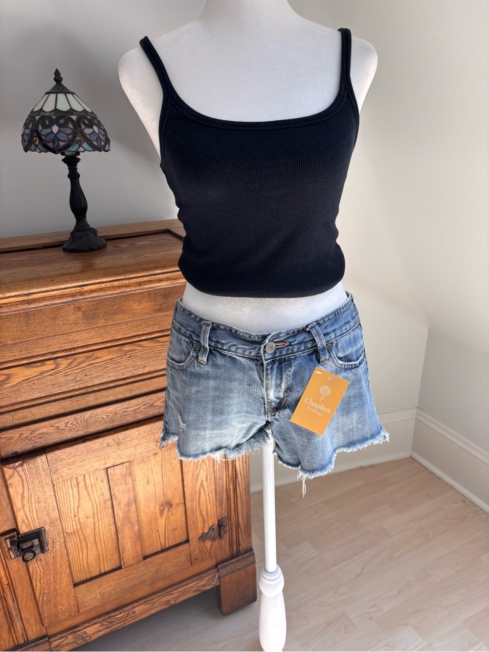 Old Navy Low-Rise Denim Shorts 💙